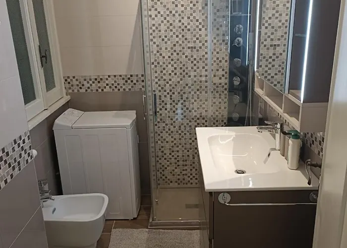 Mondovi 27 - Ponte Lungo Station Apartment *